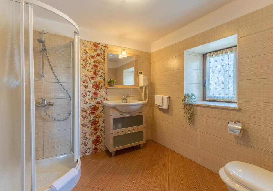 Villa Christina with Pool, Jacuzzi and Sauna