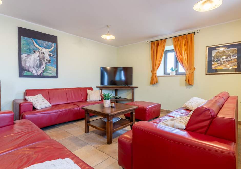 Villa Christina with Pool, Jacuzzi and Sauna