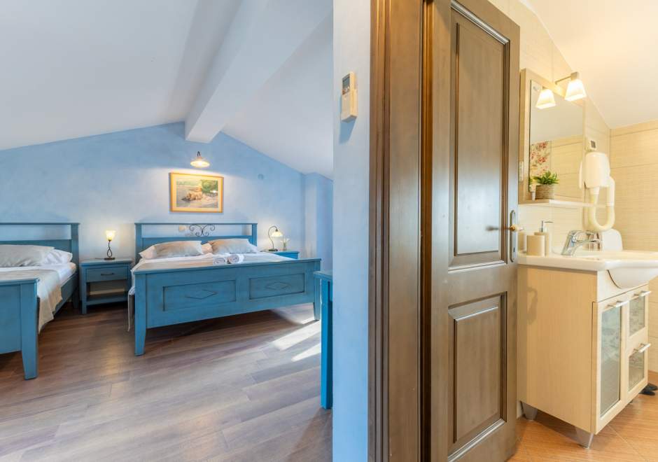 Villa Christina with Pool, Jacuzzi and Sauna