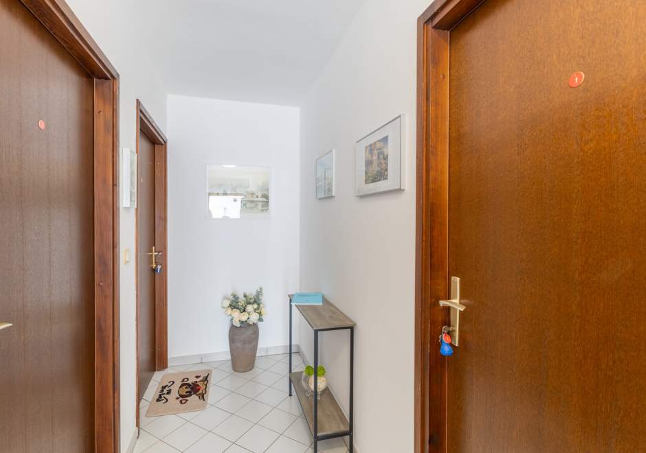 Apartments Koraca - Studio A2 with Terrace