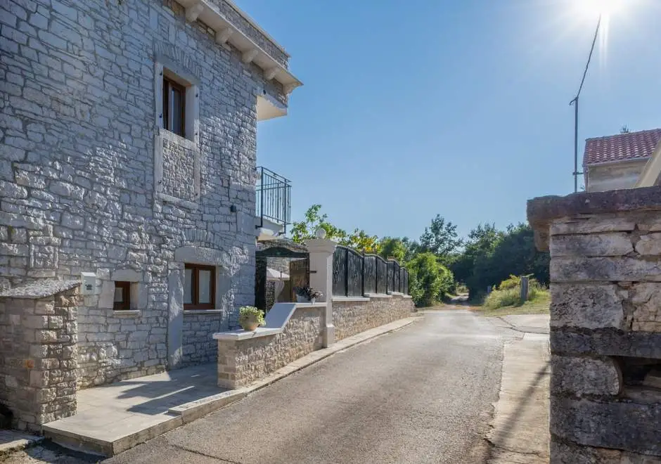 Holiday Home Istria Mar with private Jacuzzi