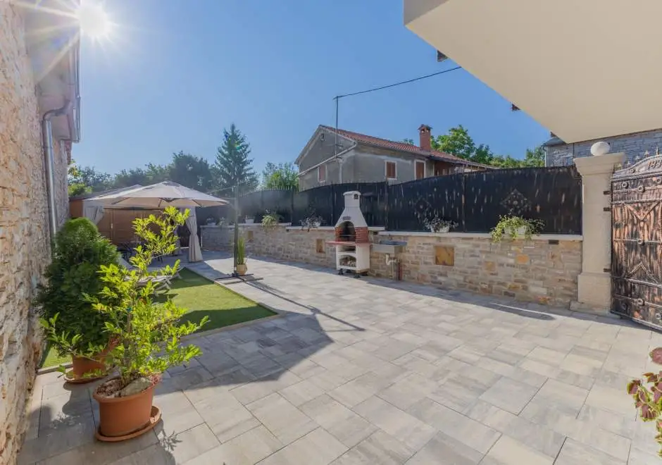 Holiday Home Istria Mar with private Jacuzzi