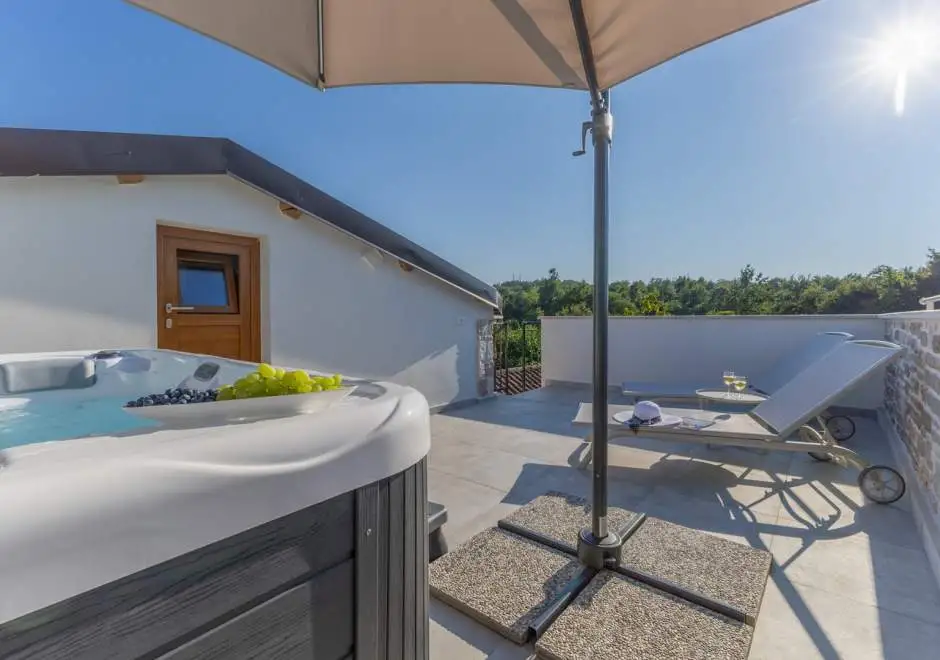 Holiday Home Istria Mar with private Jacuzzi