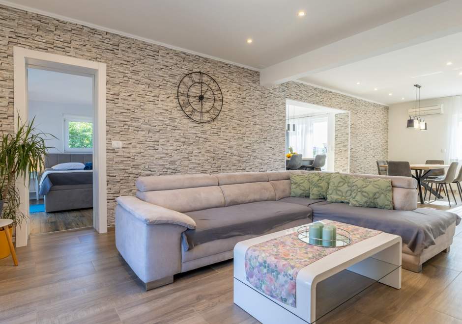 App Jadran Porec with Private Pool