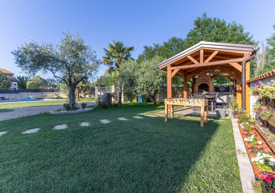 App Jadran Porec with Private Pool