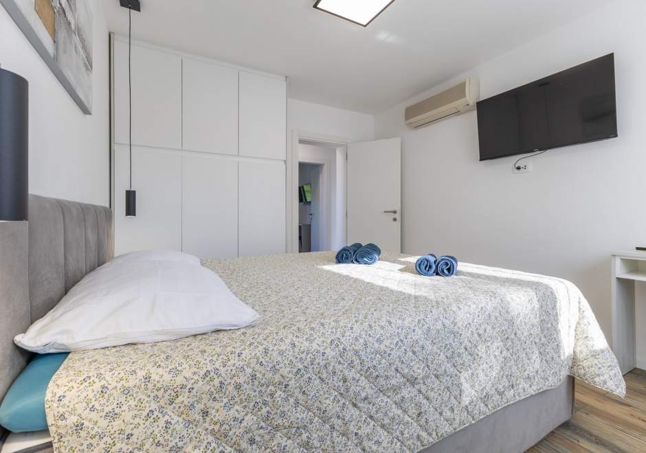 App Jadran Porec with Private Pool