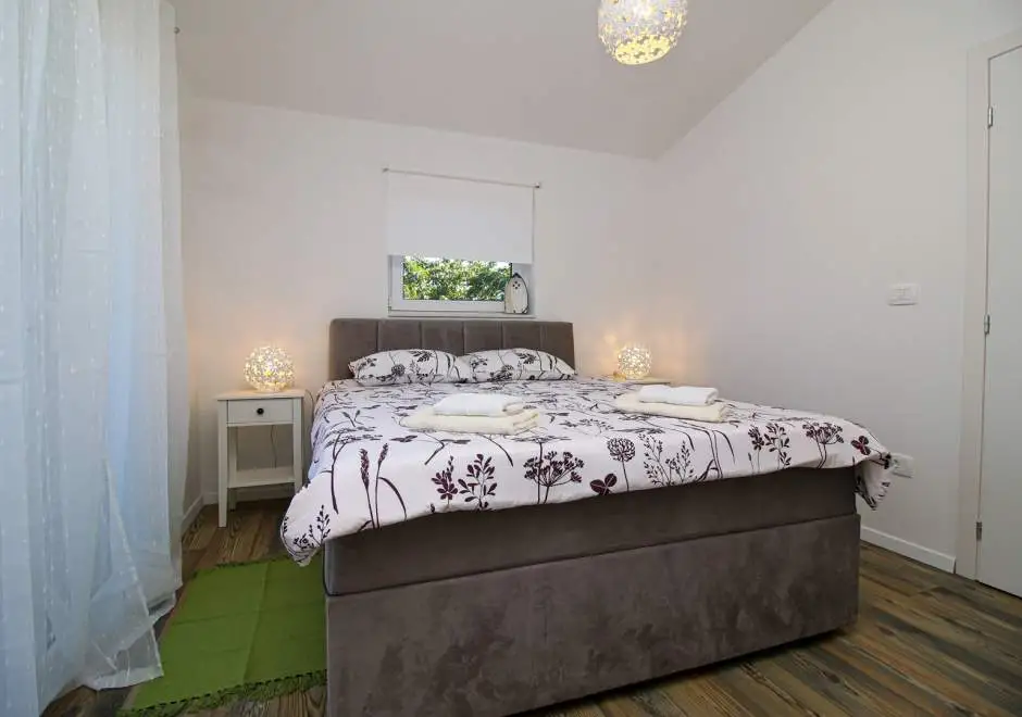 App Jadran Porec with Private Pool