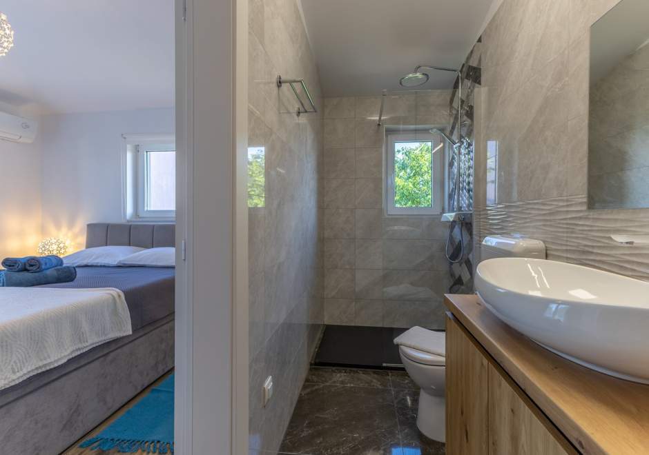App Jadran Porec with Private Pool
