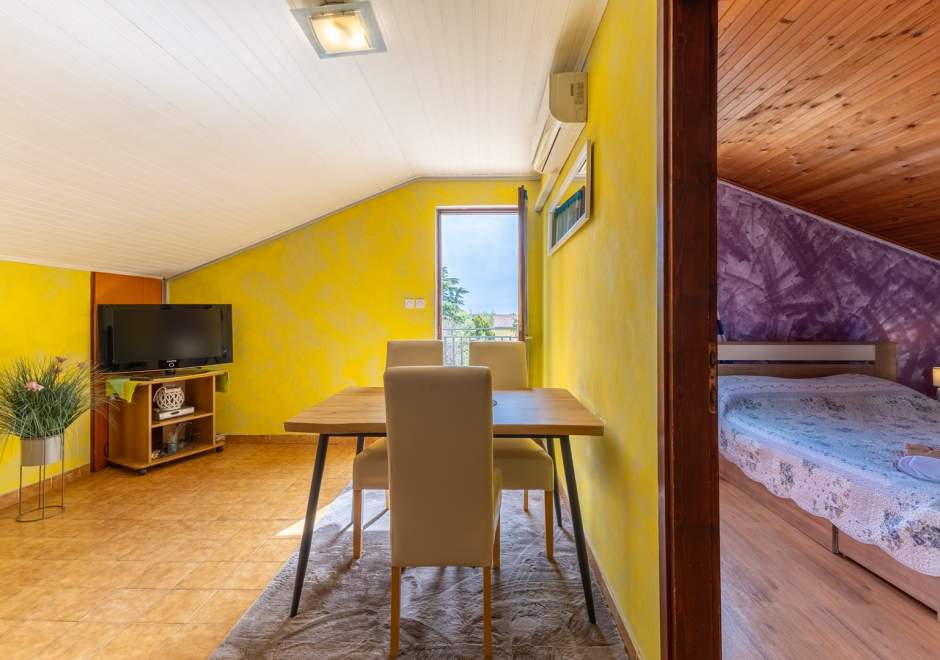 Cintya A4 with Balcony