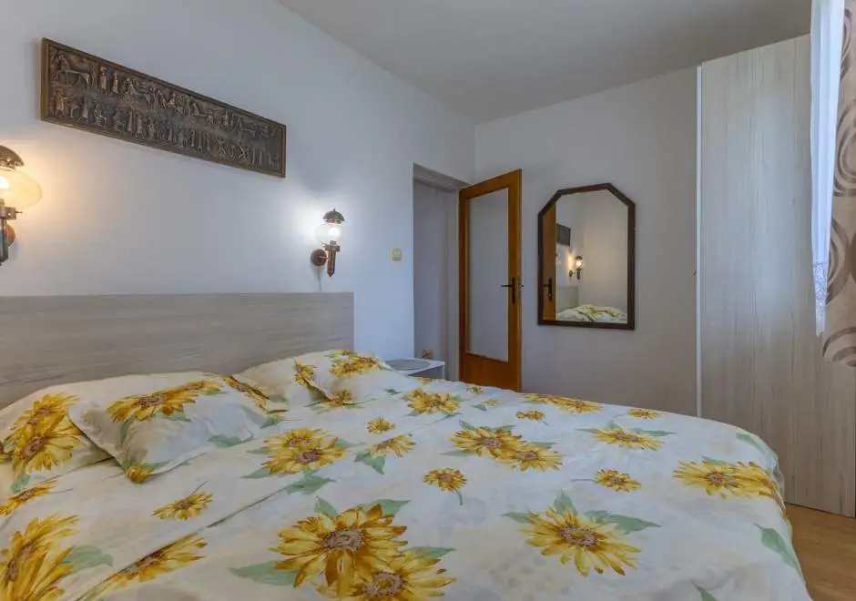 Apartman Vera A2 s pogledom na vrt