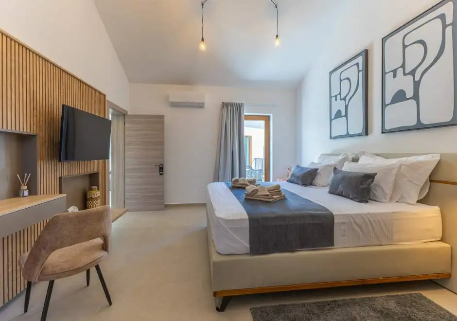 Olive Court Kras