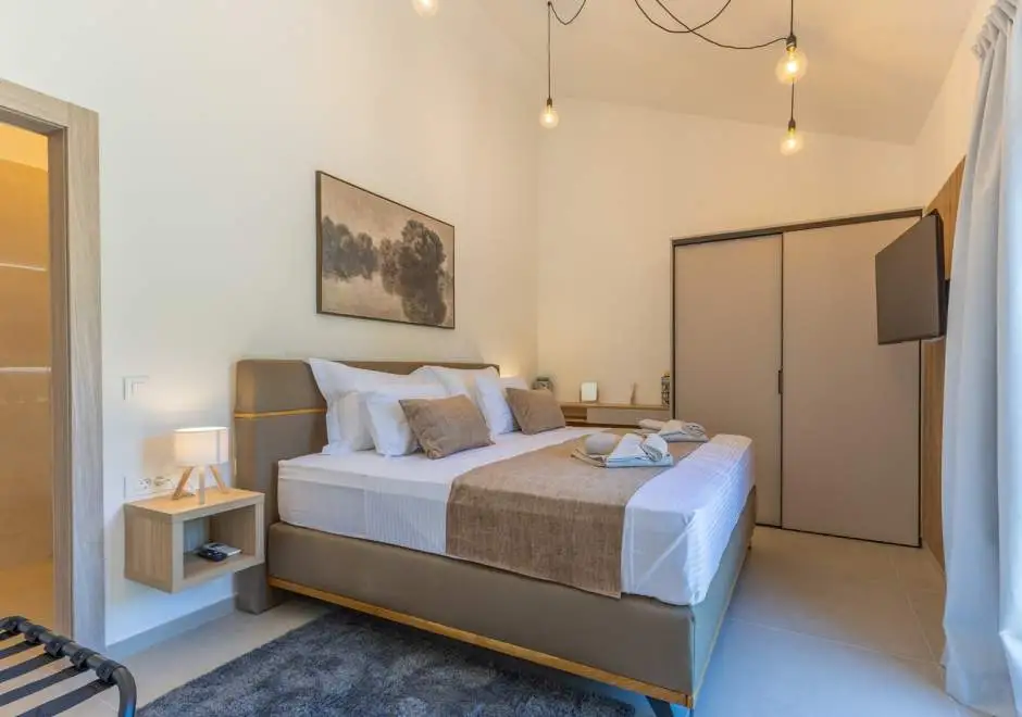 Olive Court Kras