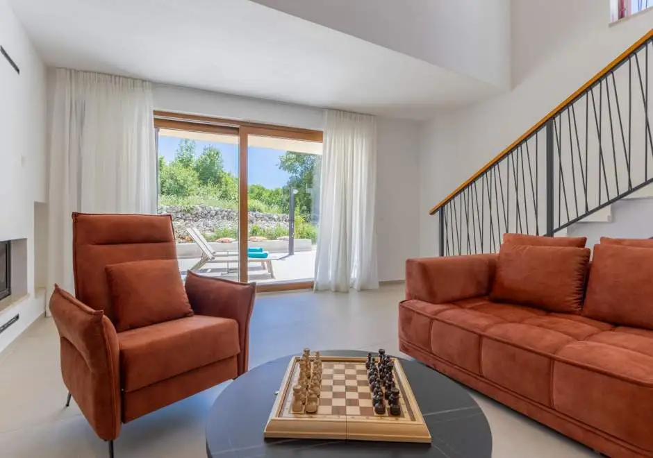 Olive Court Kras