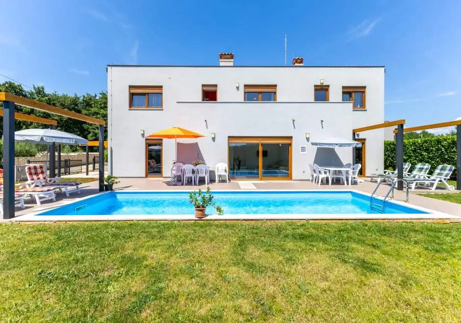 Holiday House Irina F - Pool Private