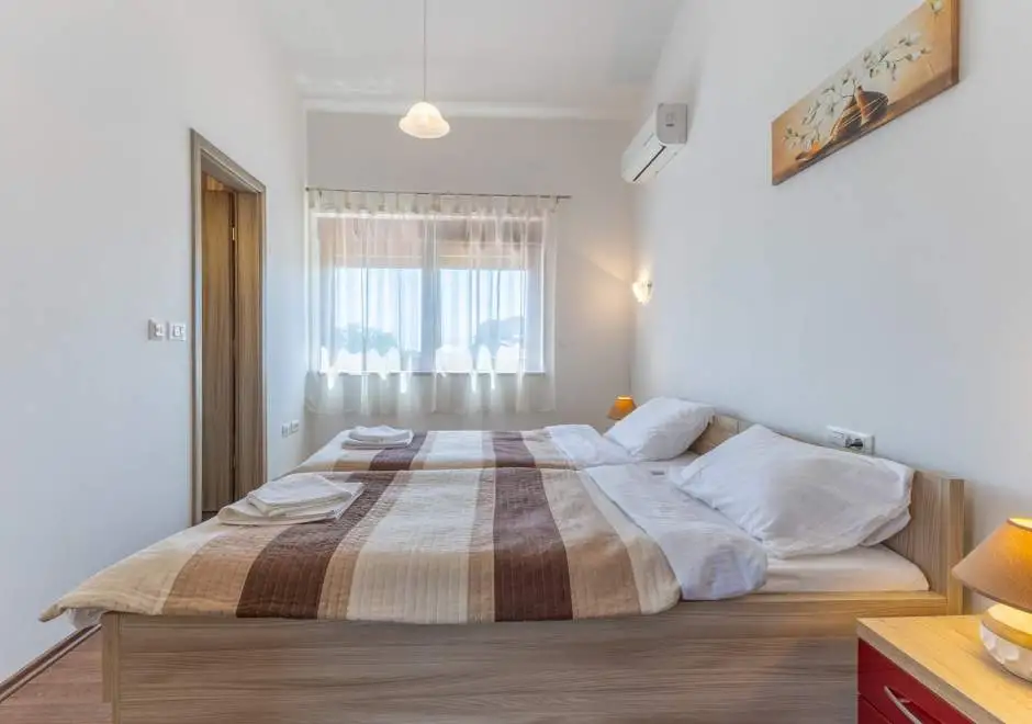 Holiday House Irina F - Pool Private
