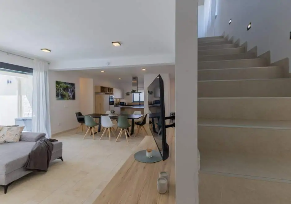 Villa Luni - Neu im Angebot *****