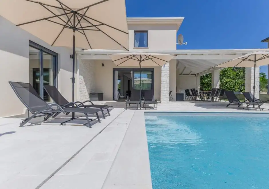 Villa Luni - Neu im Angebot *****