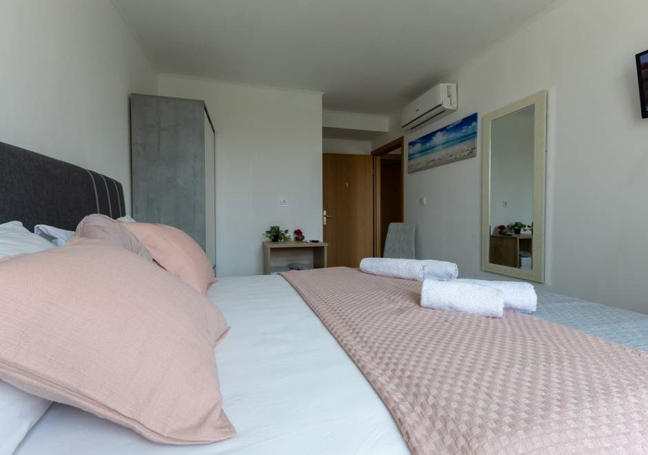 Stefano Rooms- Double Room S2
