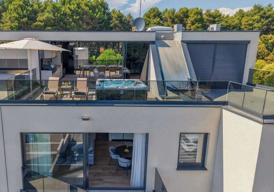 Luxury Apartment Olearis