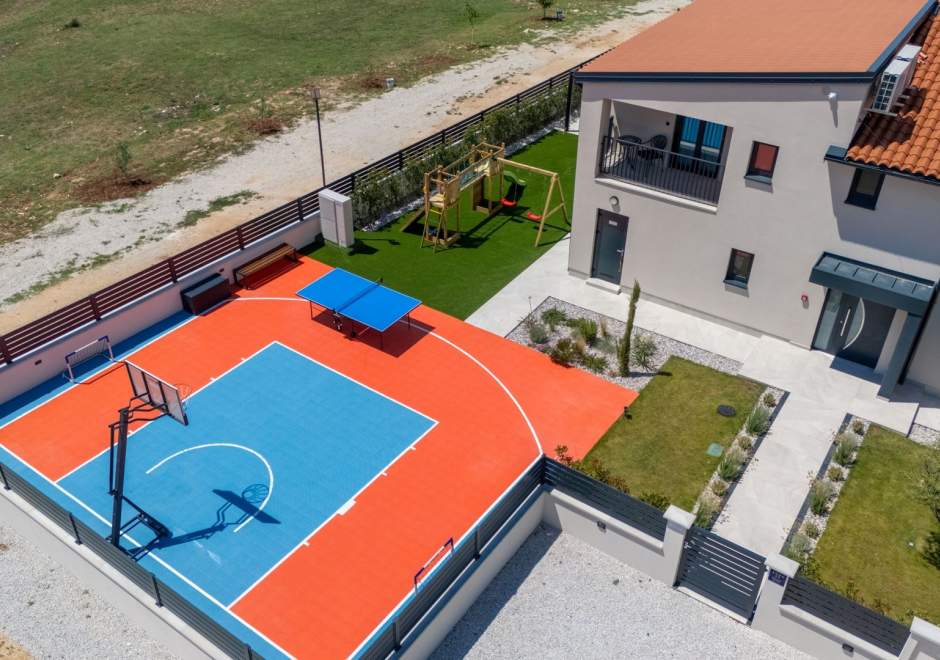 Family Villa Velunida