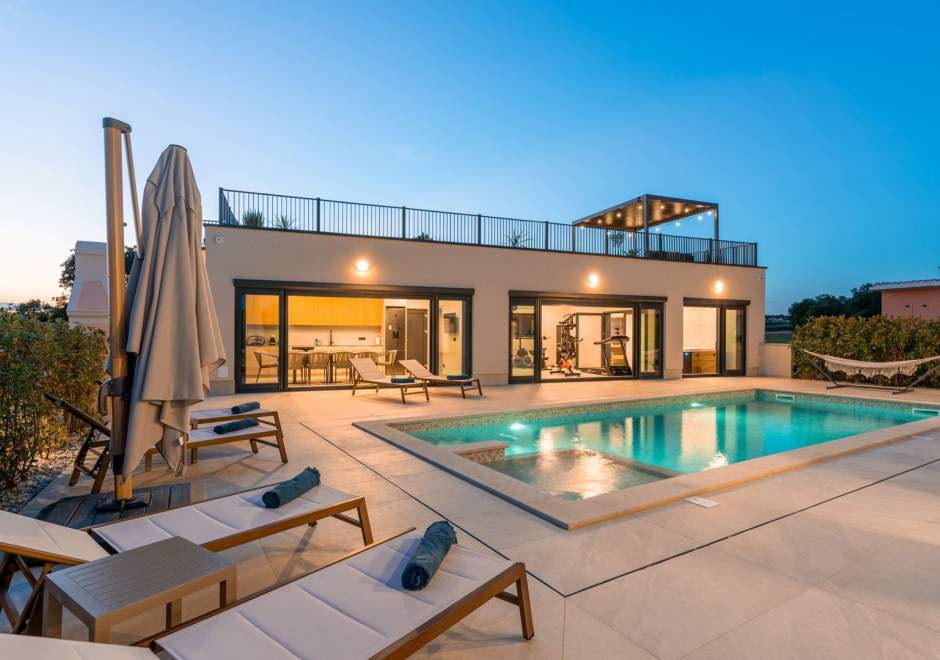 Family Villa Velunida