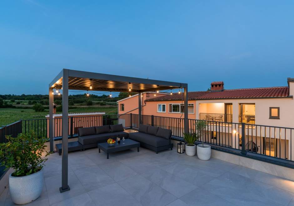 Family Villa Velunida