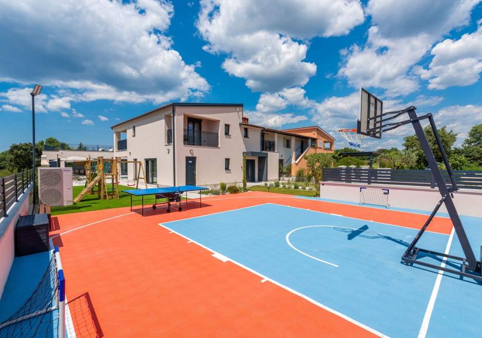 Family Villa Velunida