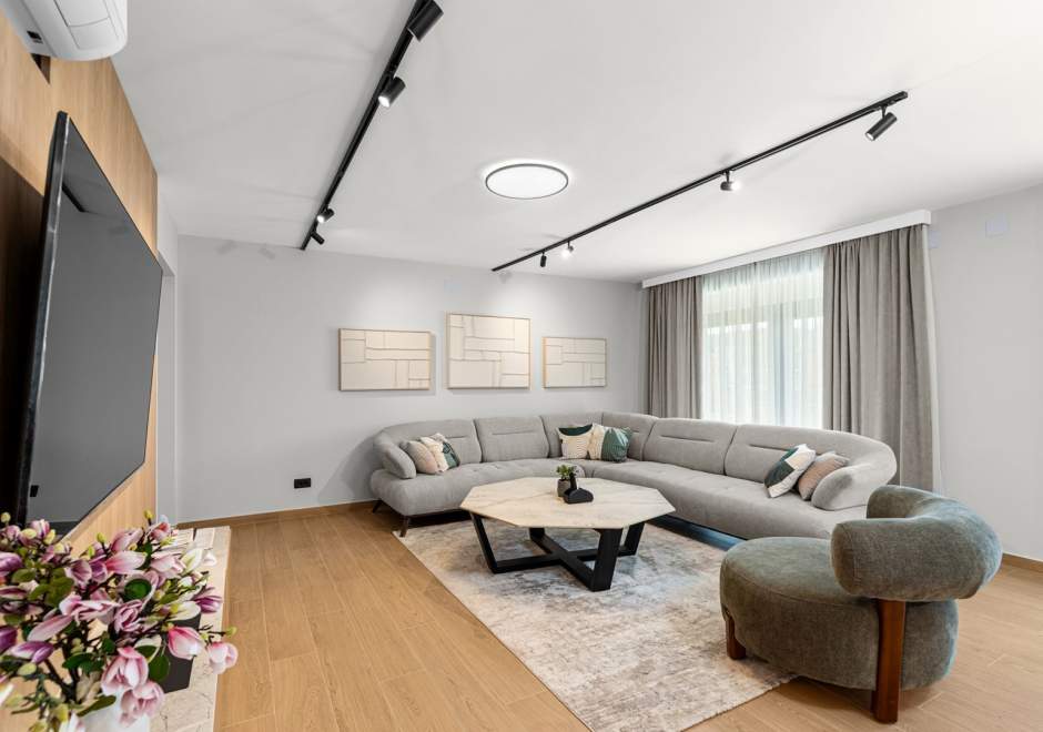 Family Villa Velunida