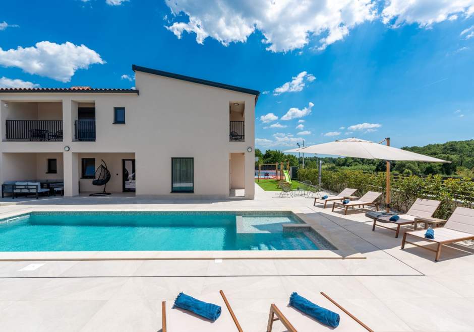 Family Villa Velunida