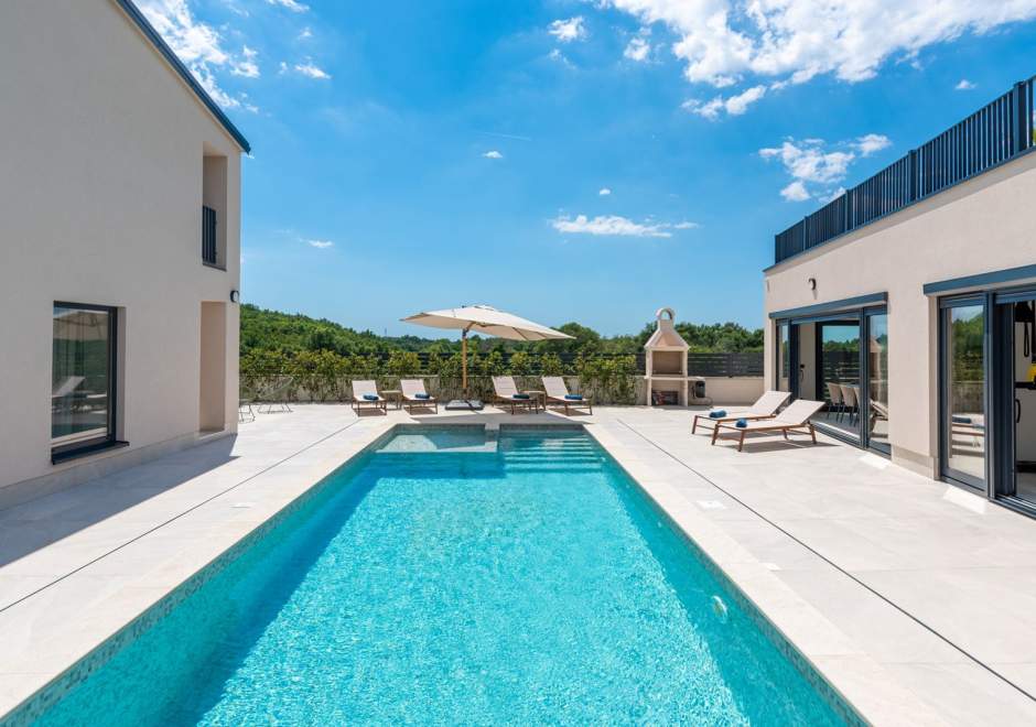 Family Villa Velunida
