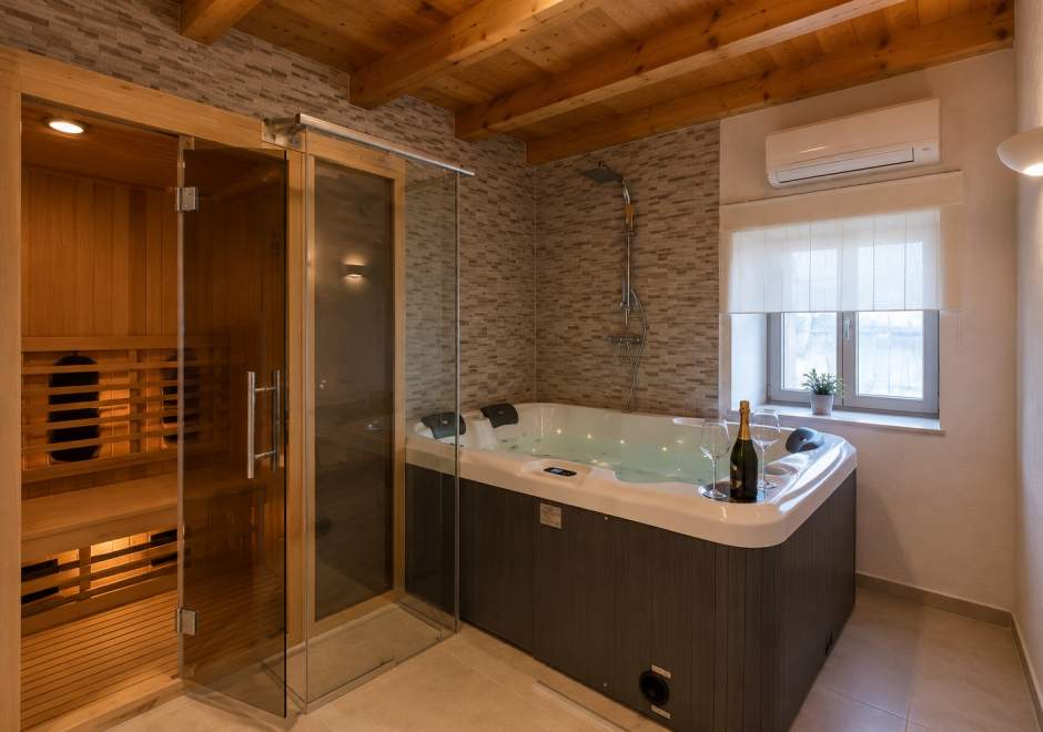 Panorama Residence with Jacuzzi and Sauna