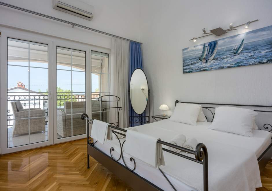Ferienwohnung Covic Blue im ersten Stock