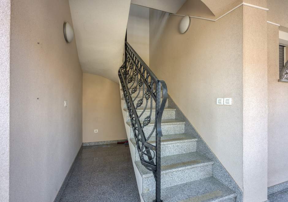 Two-Bedroom Apartment Covic Red