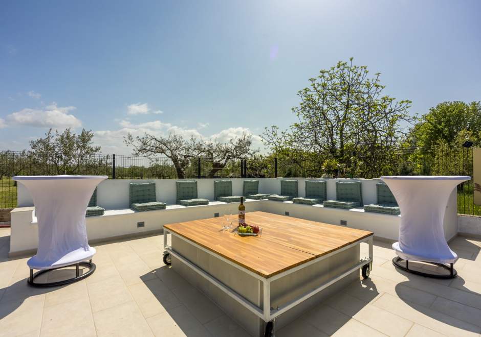 Two-Bedroom Apartment Covic Red