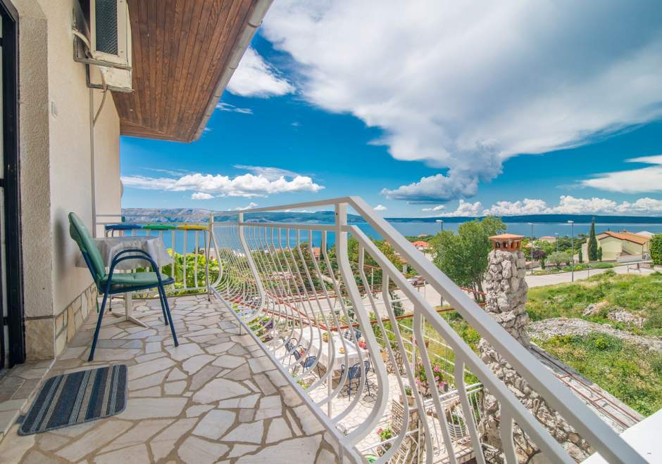 Apartment Suzy with Balcony,  Sea View and Shared Pool in Novi Vinodolski