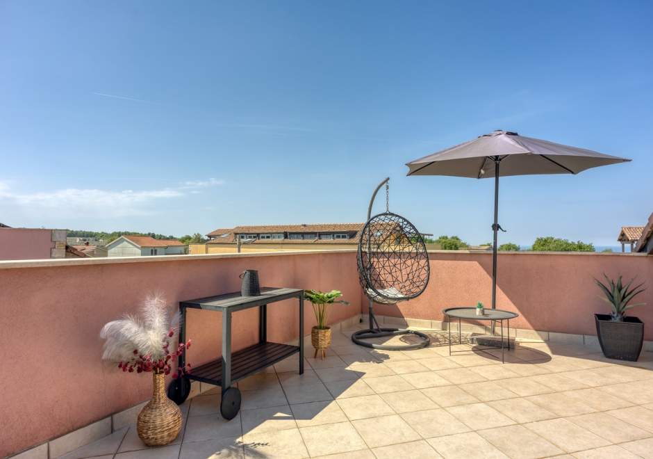 Apartment Sofia with Roof Terrace and Sea View in Gedici