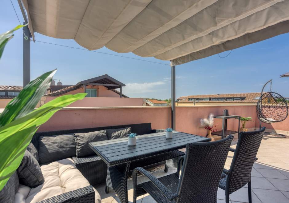 Apartment Sofia with Roof Terrace and Sea View in Gedici