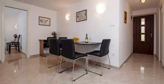 Apartman Pino A1 u blizini plaže