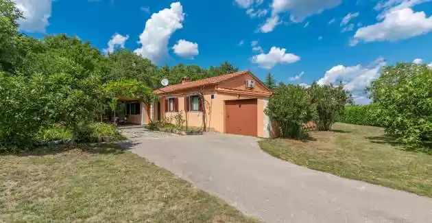 Ferienhaus Fragola mit Pool