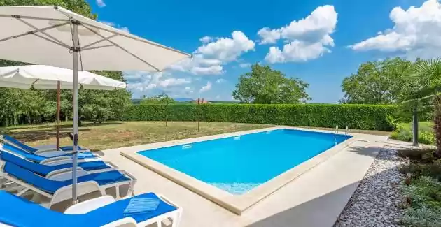 Ferienhaus Fragola mit Pool