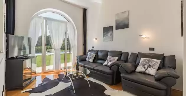 Appartamento Black and White - Senior Suite in Villa Vizula