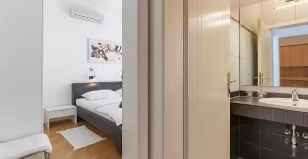 Appartamento Black and White - Senior Suite in Villa Vizula