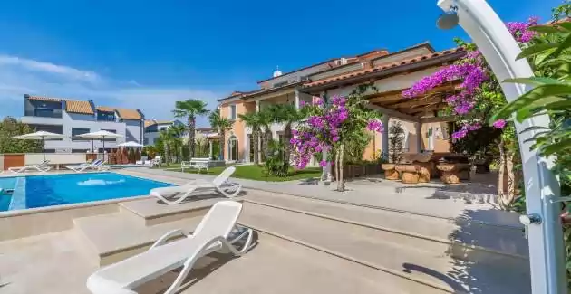 Appartamento Black and White - Senior Suite in Villa Vizula