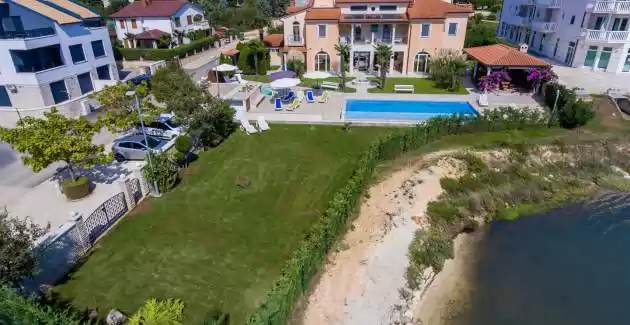 Appartamento Black and White - Senior Suite in Villa Vizula