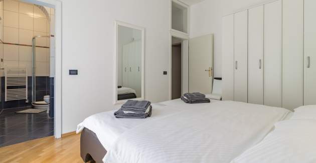 Apartment Black and White - Senior Suite in Villa Vizula