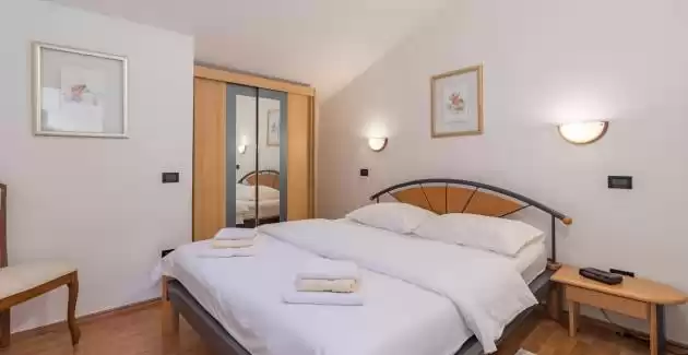 Fiorido Gold Senior Suite in Villa Vizula