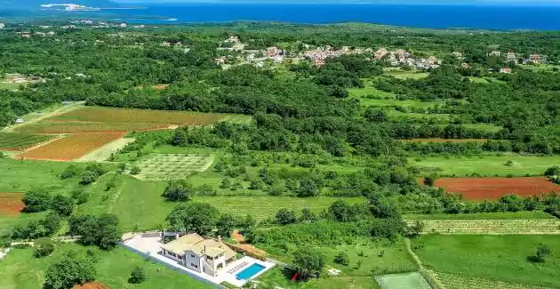 Villa Campi s teniskim terenom, bazenom i saunom