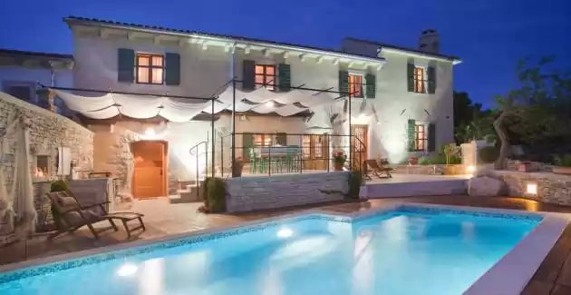 Villa Gelci con piscina riscaldata - Trget 