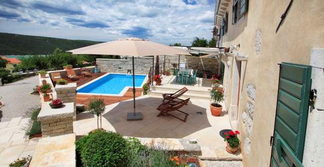 Villa Gelci with heated pool - Trget