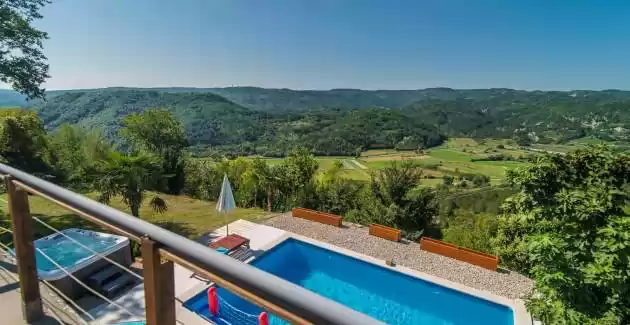 Villa Sussini with pool and jacuzzi